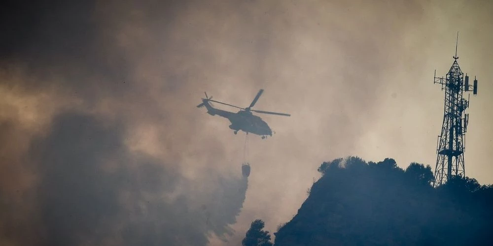 Σε εξέλιξη πυρκαγιά στην ανατολική Αττική